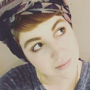 Meet your Posher, Stacy